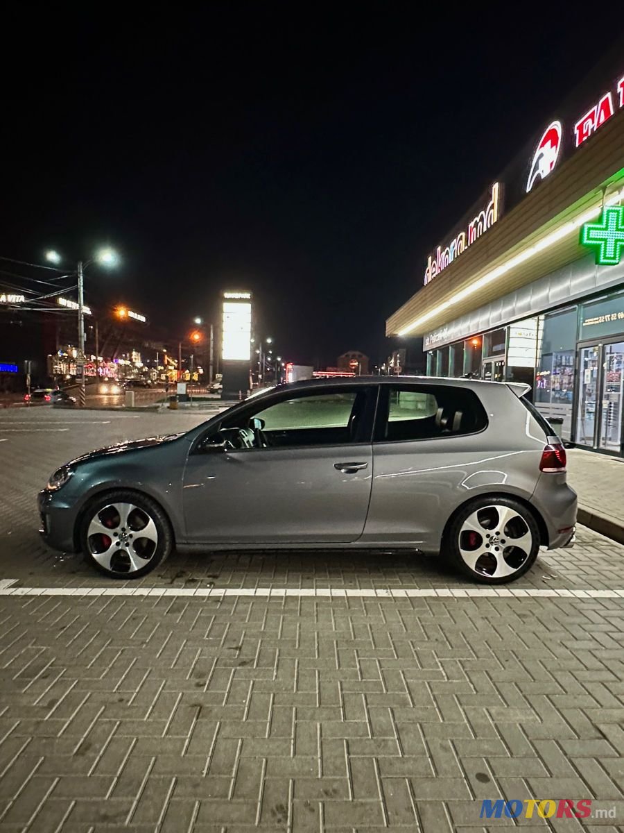 2010' Volkswagen Golf photo #5