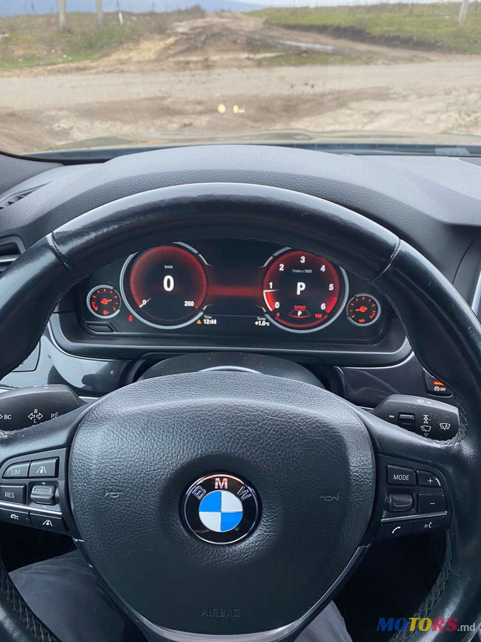 2015' BMW 5 Series photo #5