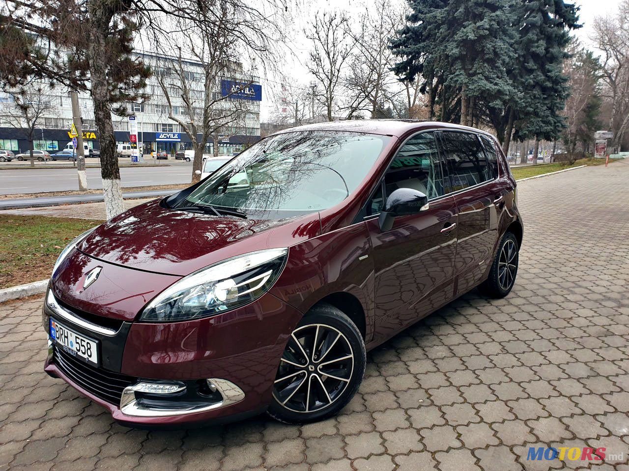 2012' Renault Scenic photo #1