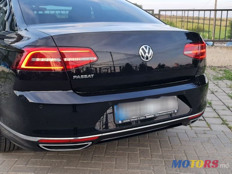 2018' Volkswagen Passat photo #5