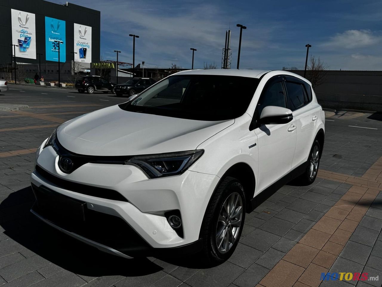 2018' Toyota RAV4 photo #1