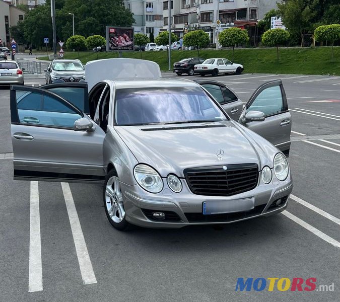 2007' Mercedes-Benz E-Class photo #3