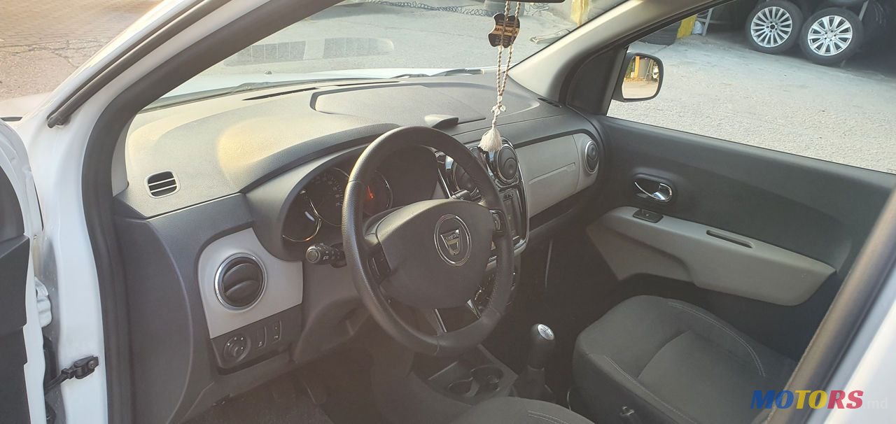 2015' Dacia Lodgy photo #5