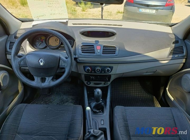 2012' Renault Megane photo #6