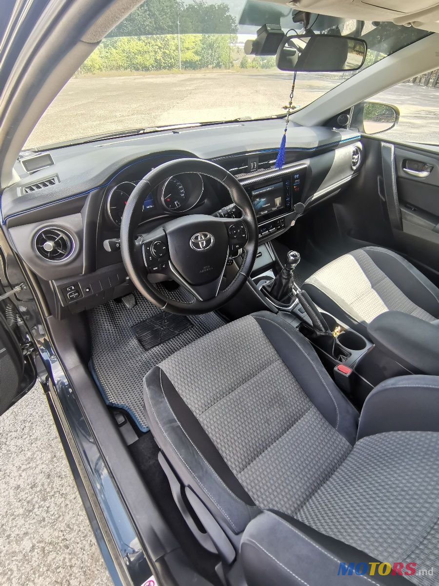 2015' Toyota Auris photo #4