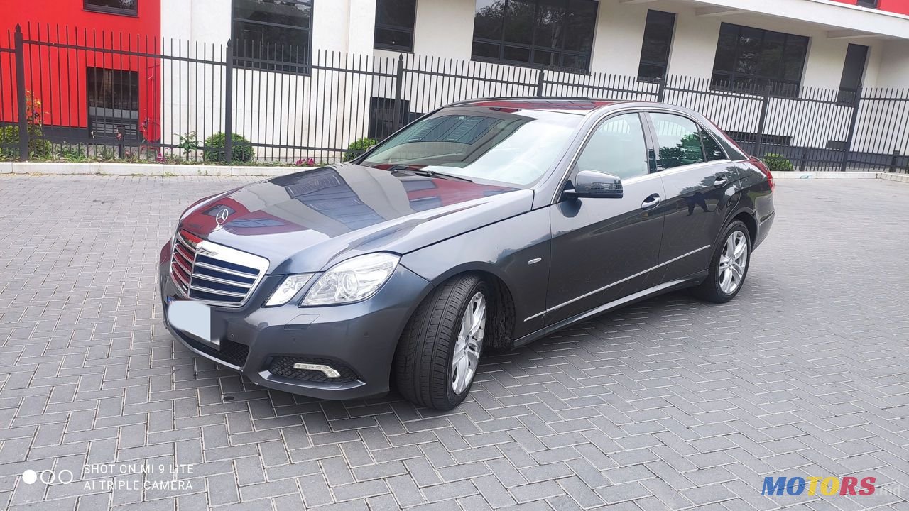 2009' Mercedes-Benz E Класс photo #2