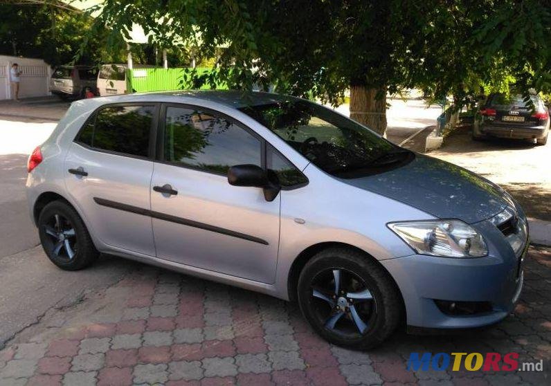 2007' Toyota Auris photo #1