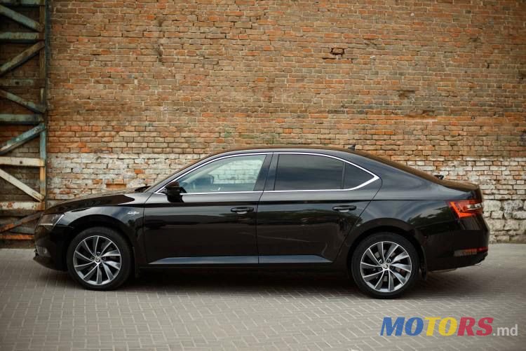 2016' Skoda Superb photo #3