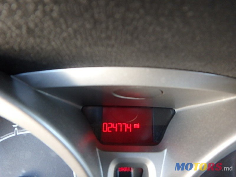 2012' Ford Fiesta photo #6