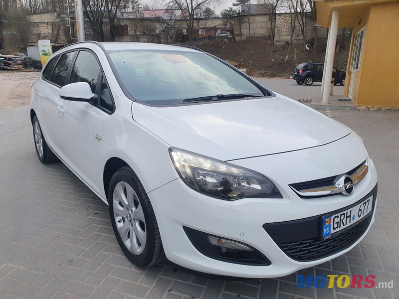 2016' Opel Astra photo #1