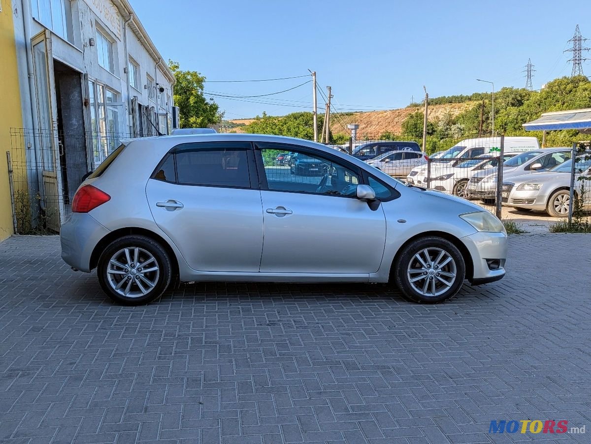 2009' Toyota Auris photo #5