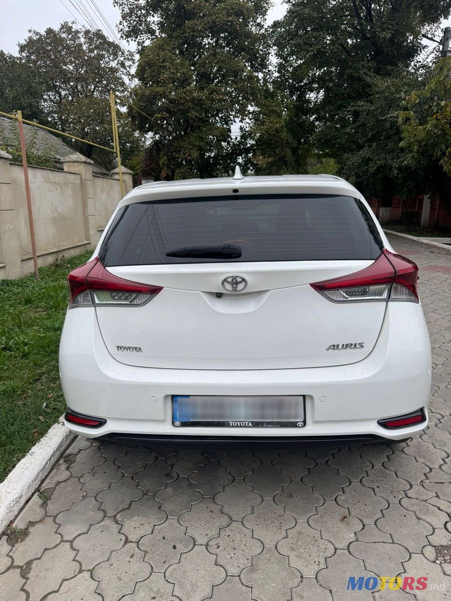 2015' Toyota Auris photo #4