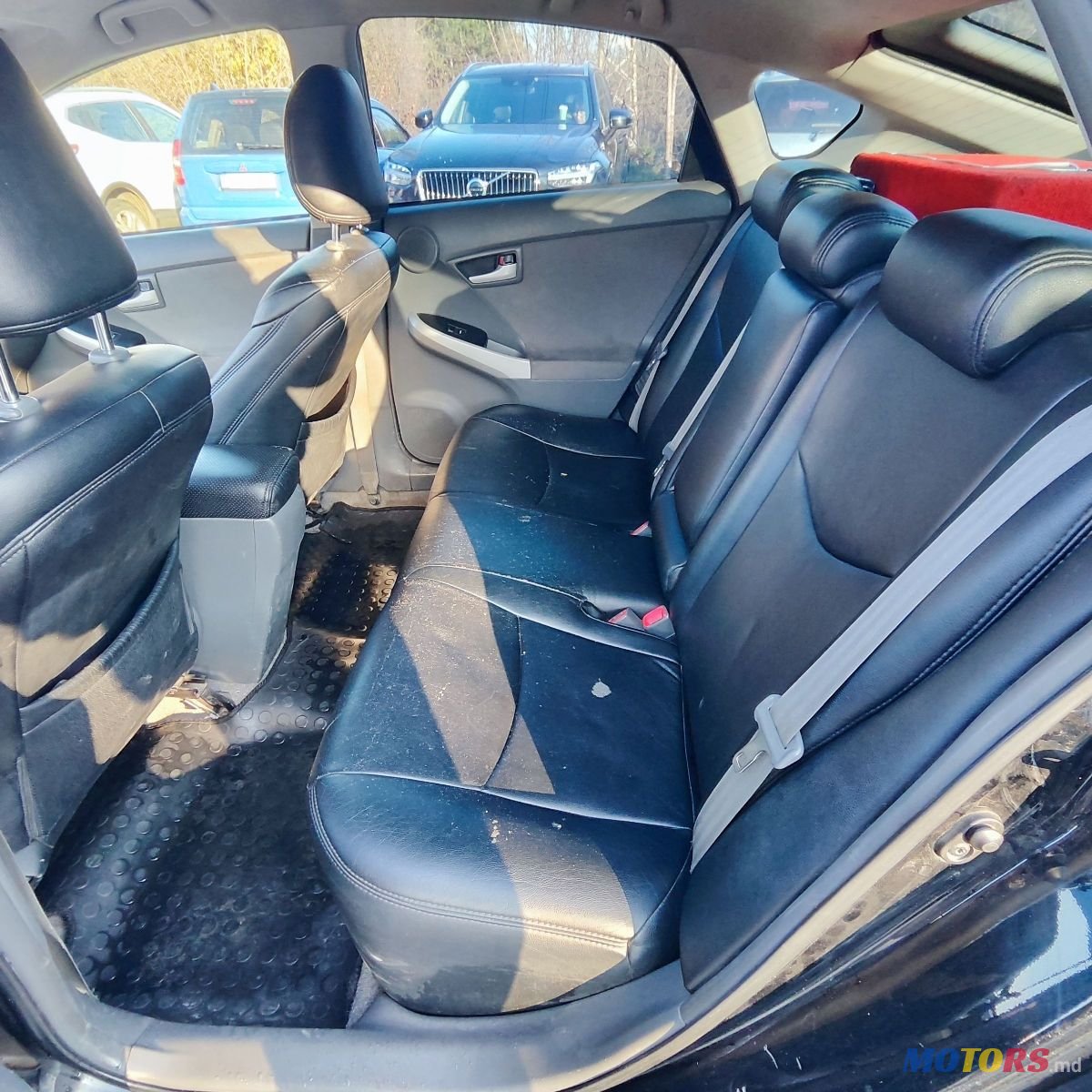 2011' Toyota Prius photo #6