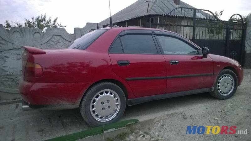 1998' Mitsubishi Carisma photo #1