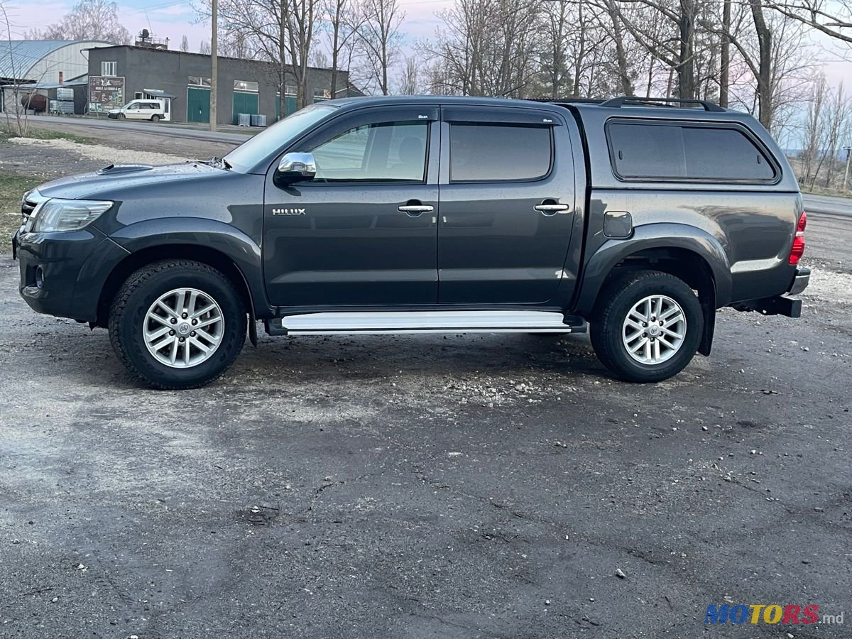 2016' Toyota Hilux photo #3