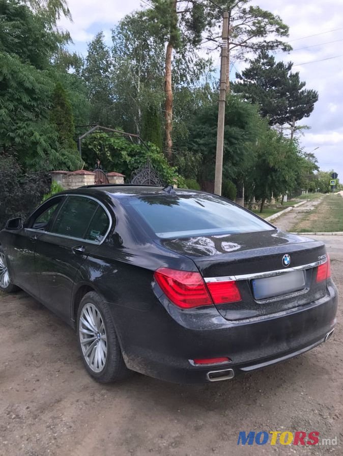 2012' BMW 7 Series photo #2