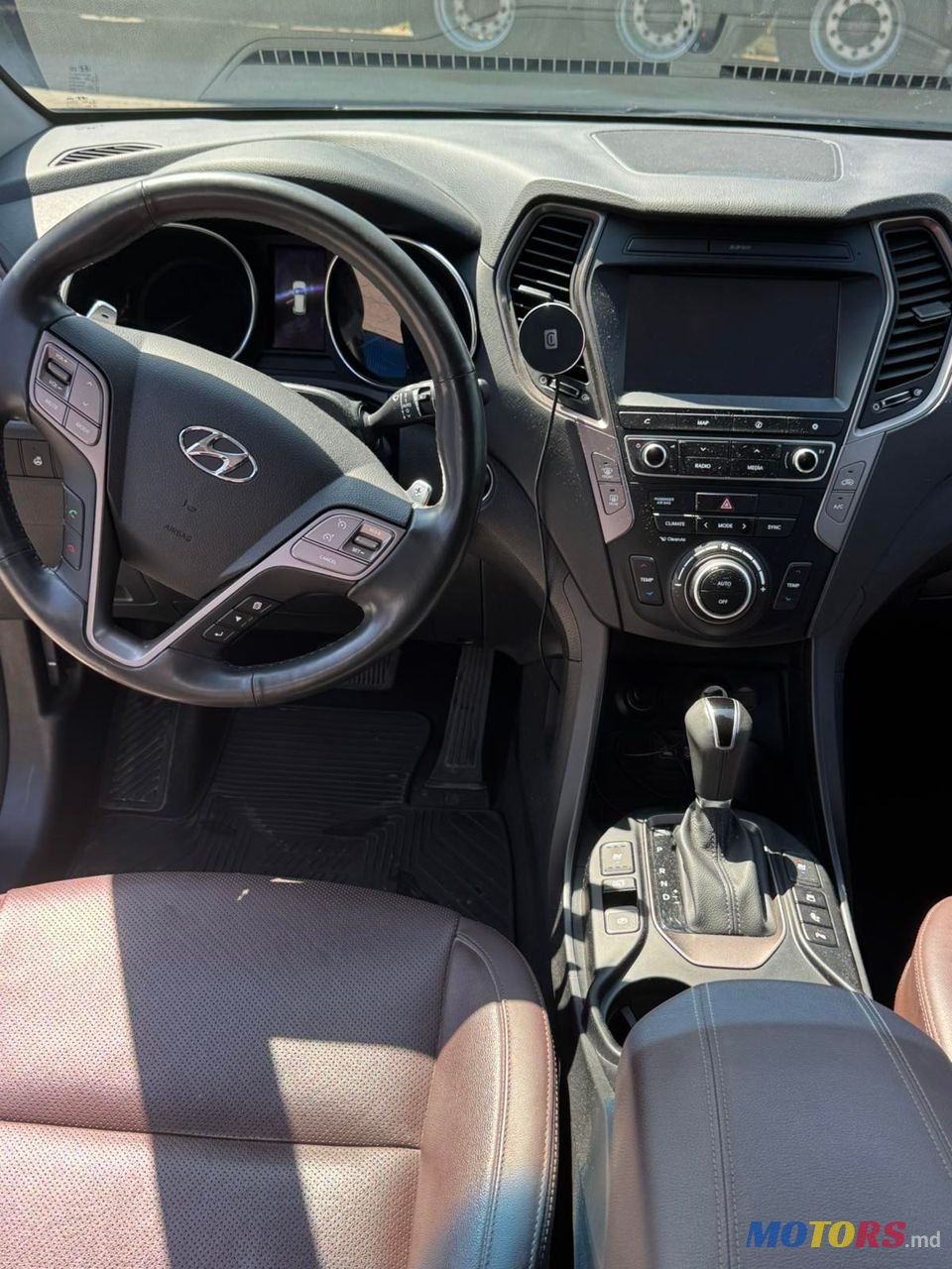 2017' Hyundai Santa Fe photo #6