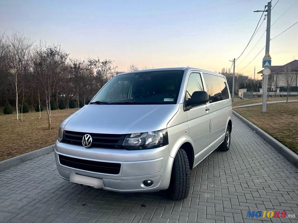 2013' Volkswagen Transporter photo #1