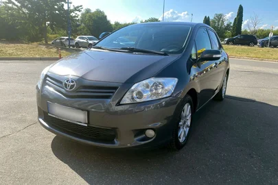 2012' Toyota Auris
