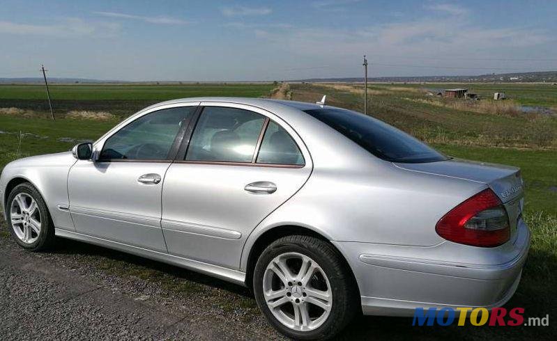 2008' Mercedes-Benz E photo #2