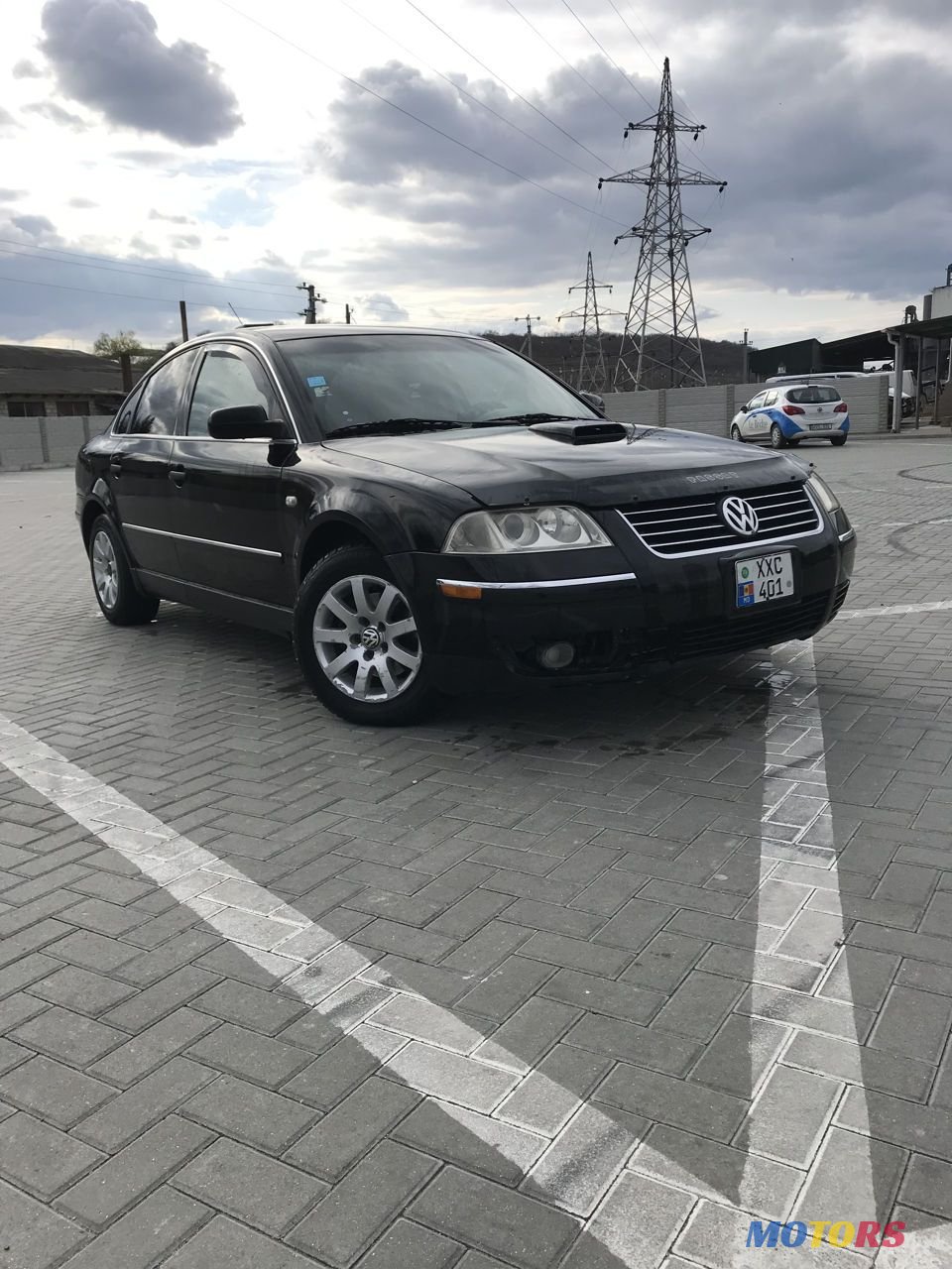 2001' Volkswagen Passat photo #2