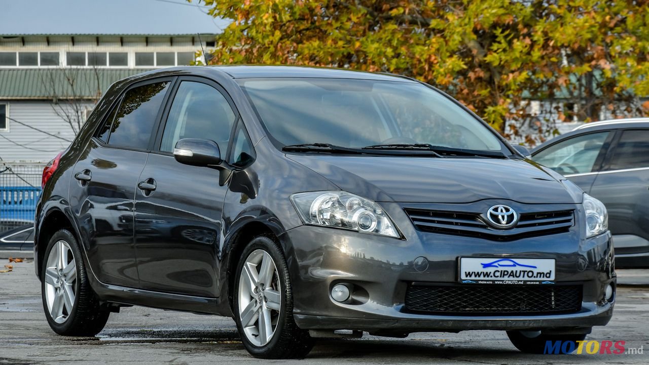 2010' Toyota Auris photo #1