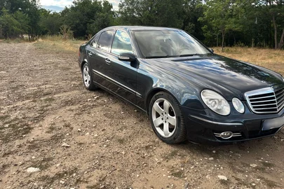 2004' Mercedes-Benz E-Class