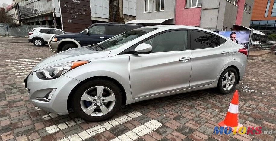 2013' Hyundai Elantra photo #2