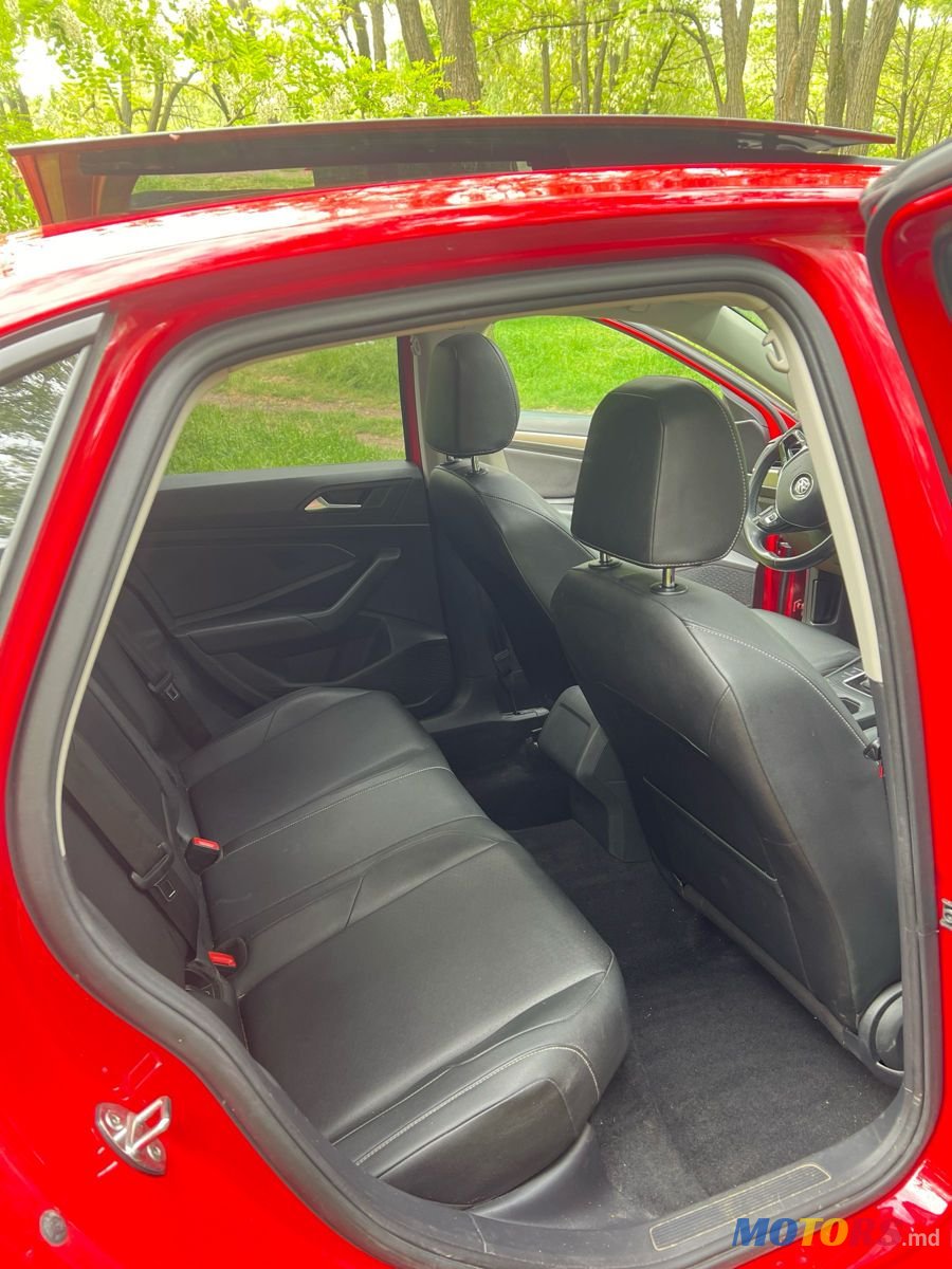 2018' Volkswagen Jetta photo #5