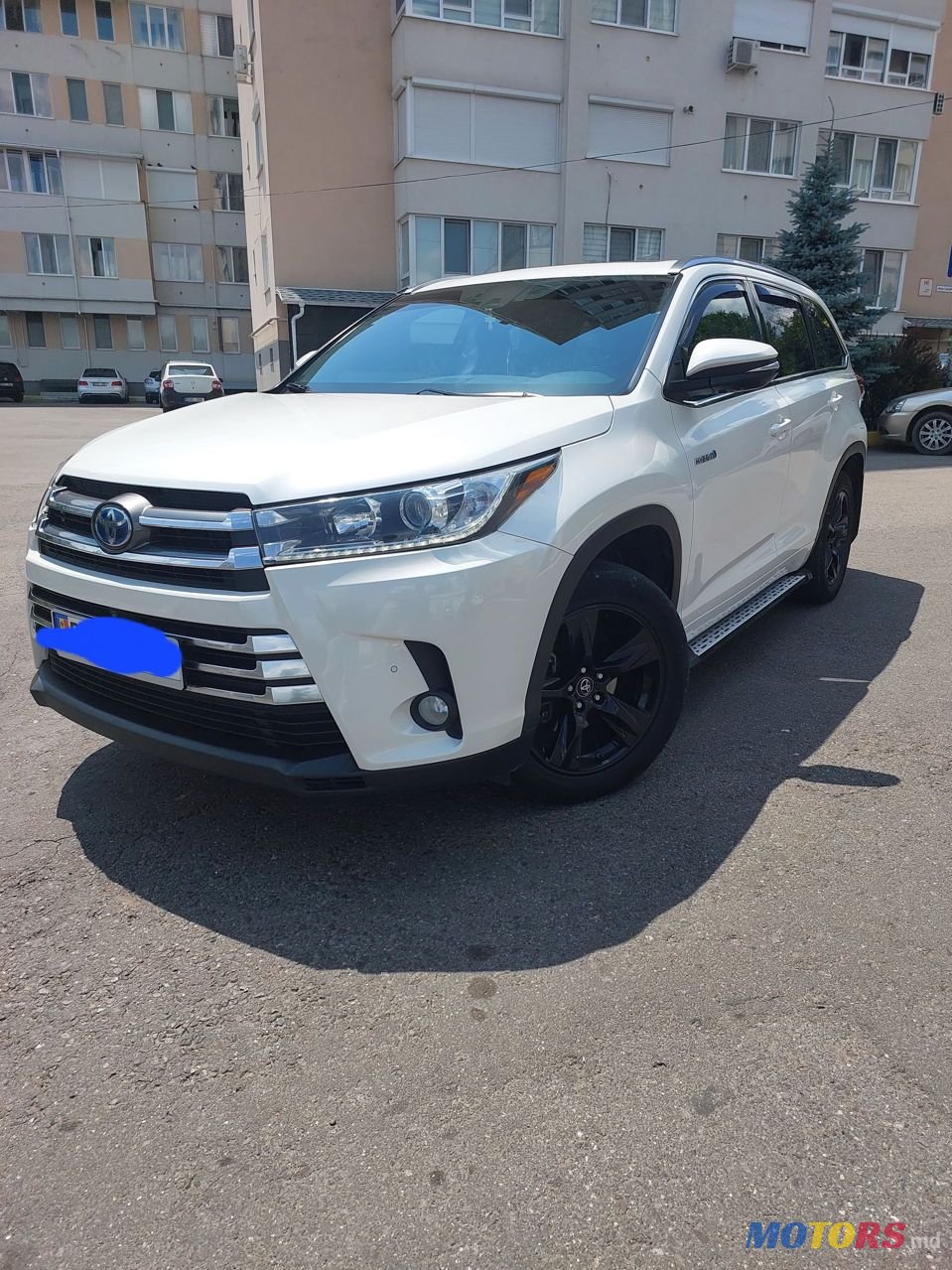 2017' Toyota Highlander photo #2