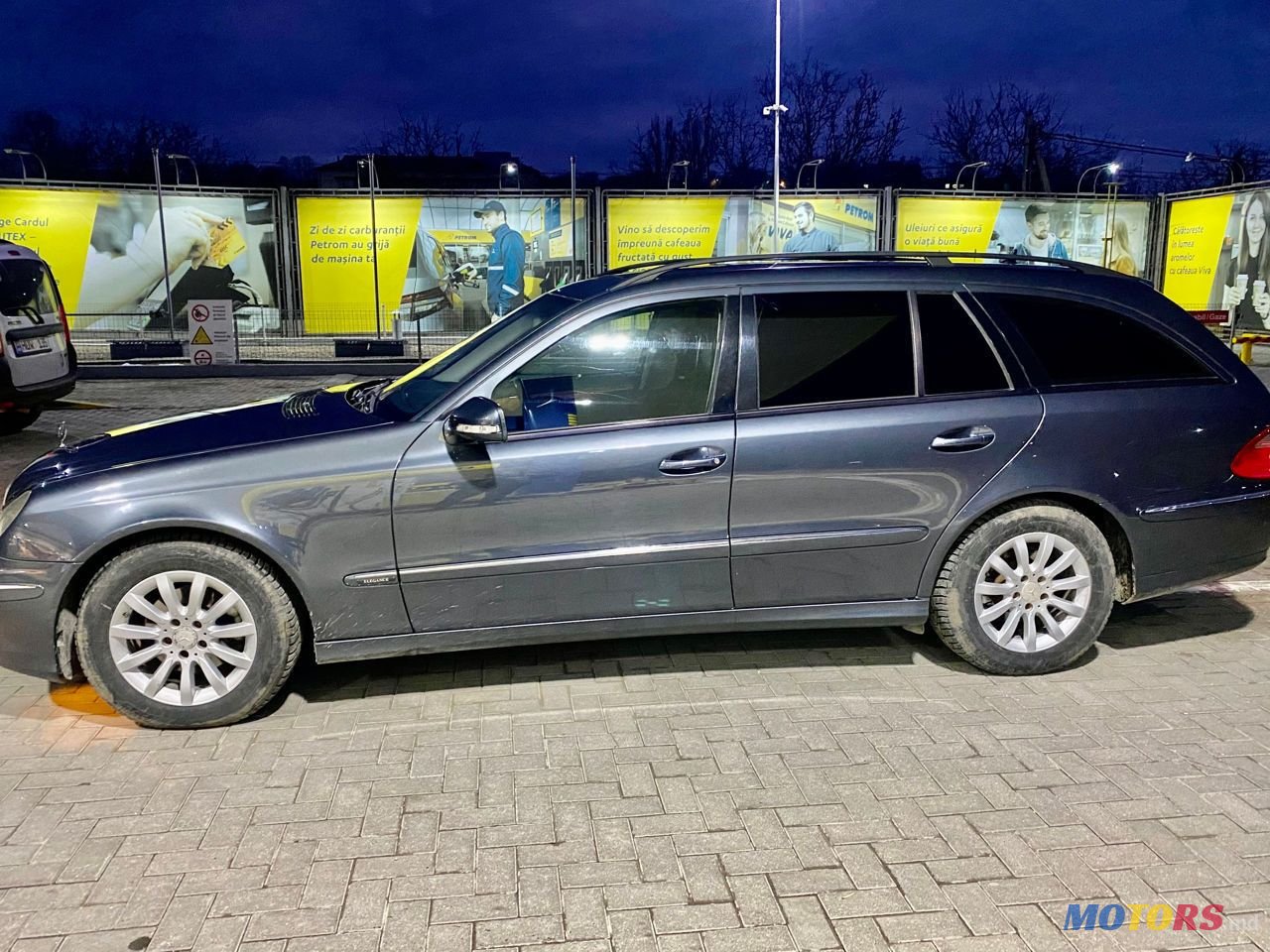 2008' Mercedes-Benz E-Class photo #3