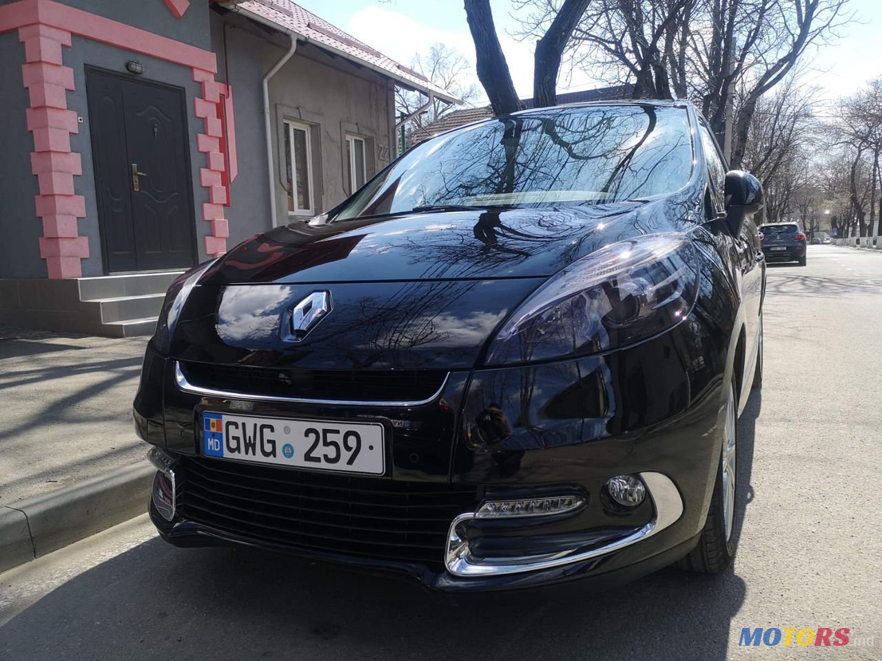 2012' Renault Scenic photo #3