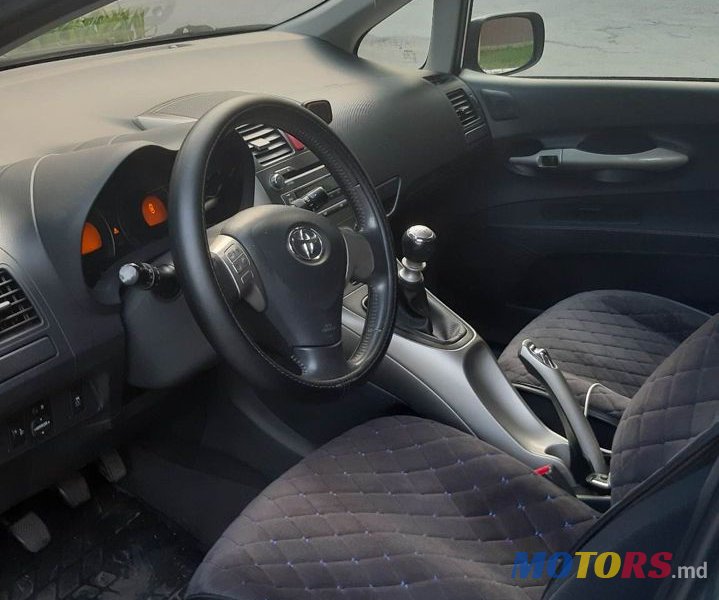 2009' Toyota Auris photo #6