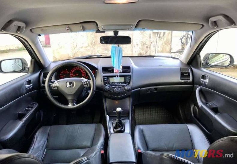 2004' Honda Accord photo #2