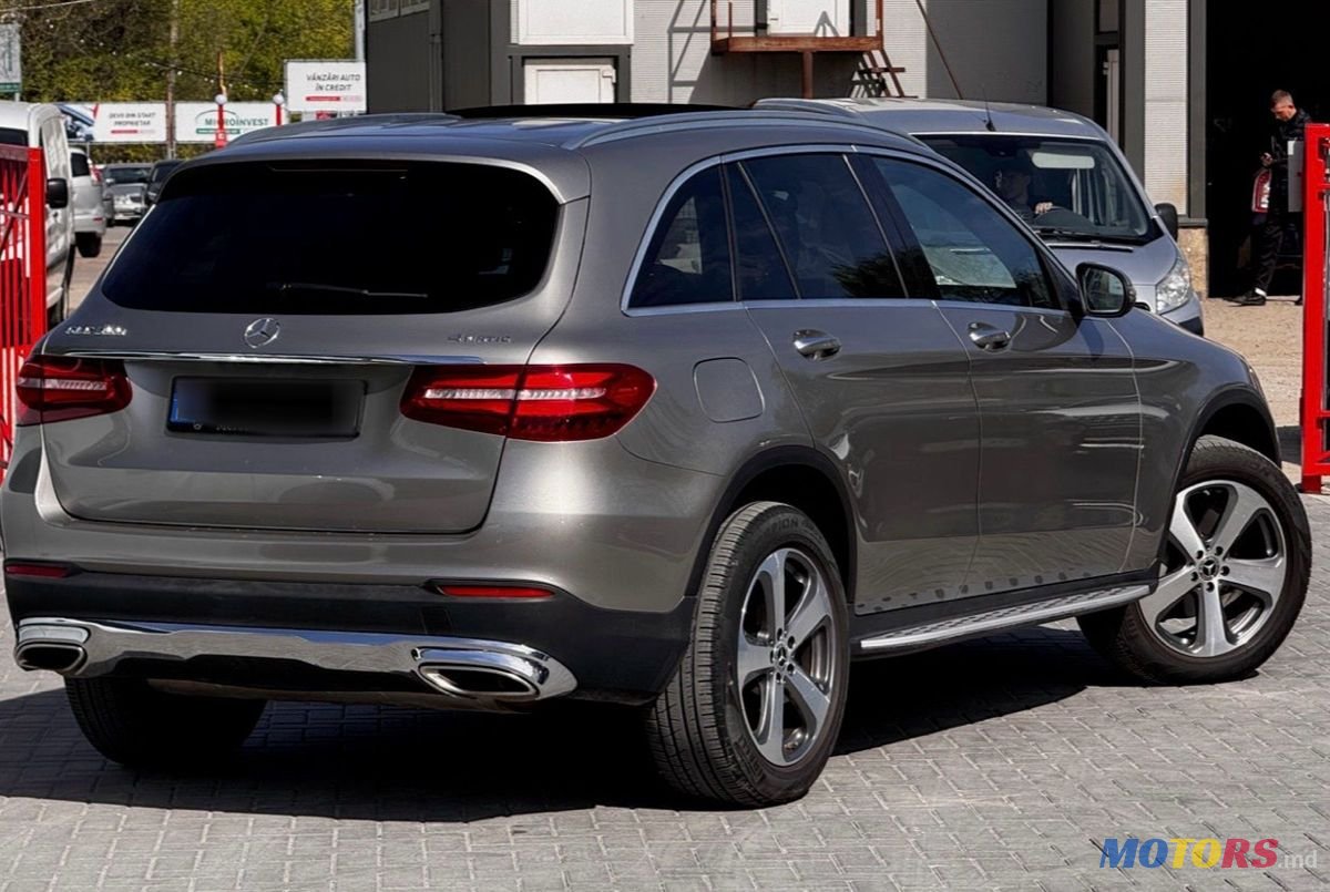 2019' Mercedes-Benz GLC photo #5