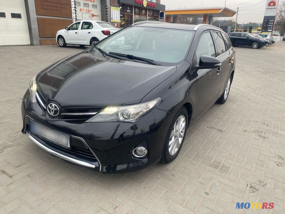 2014' Toyota Auris photo #1