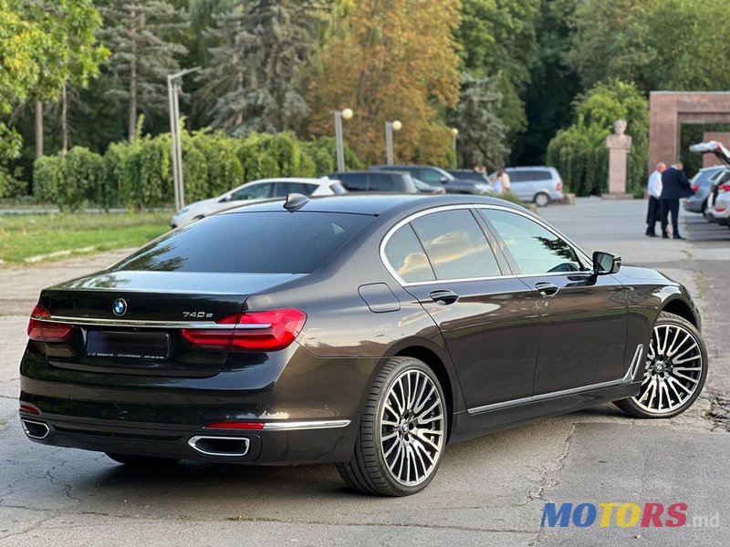 2016' BMW 7 Series photo #4