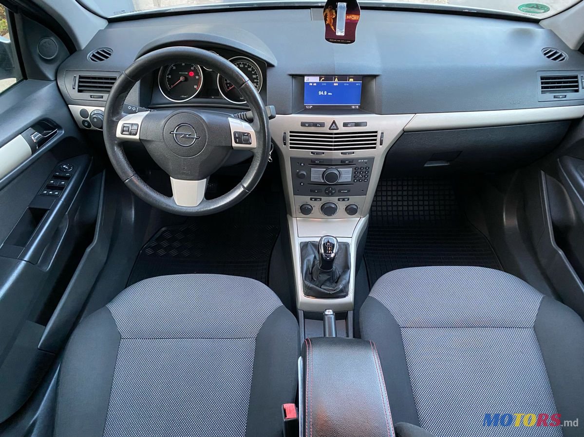 2009' Opel Astra photo #6