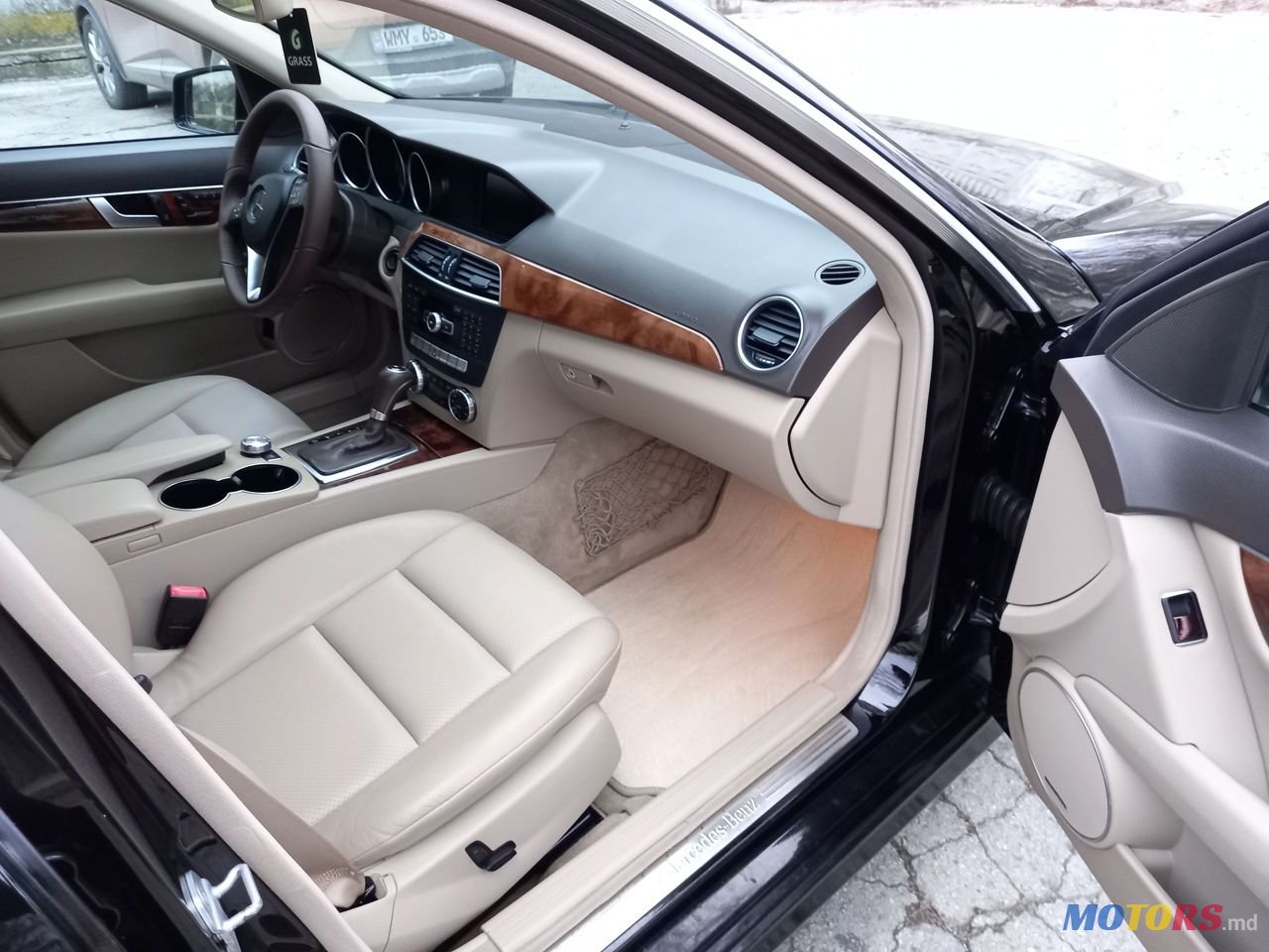 2011' Mercedes-Benz C Класс photo #5