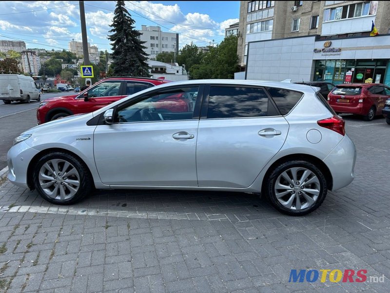 2014' Toyota Auris photo #2