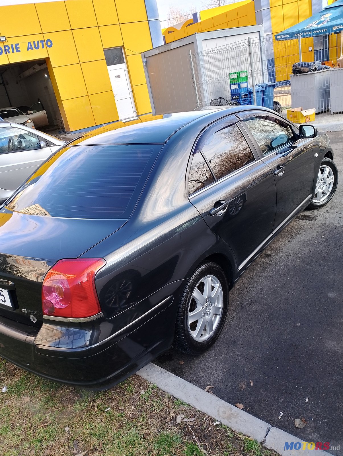 2004' Toyota Avensis photo #6