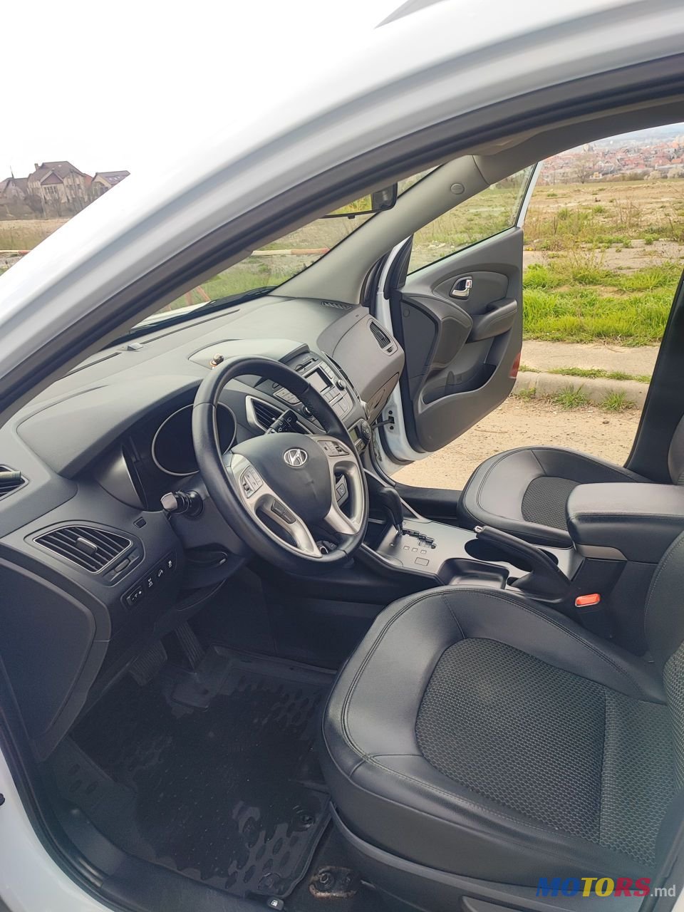 2011' Hyundai Tucson photo #5