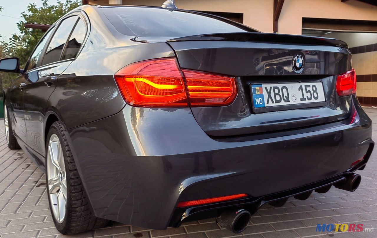 2013' BMW 3 Series photo #2