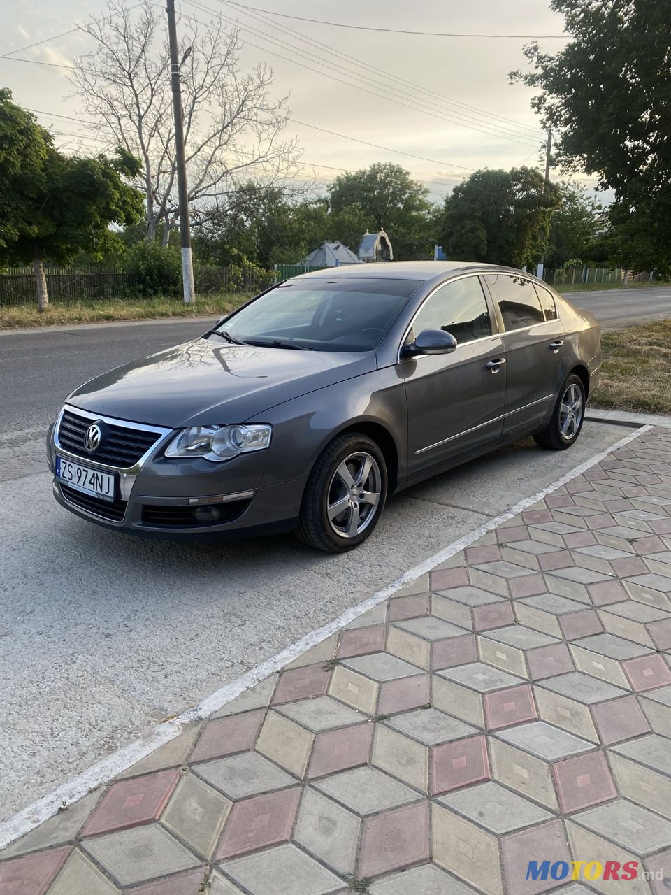 2005' Volkswagen Passat photo #1