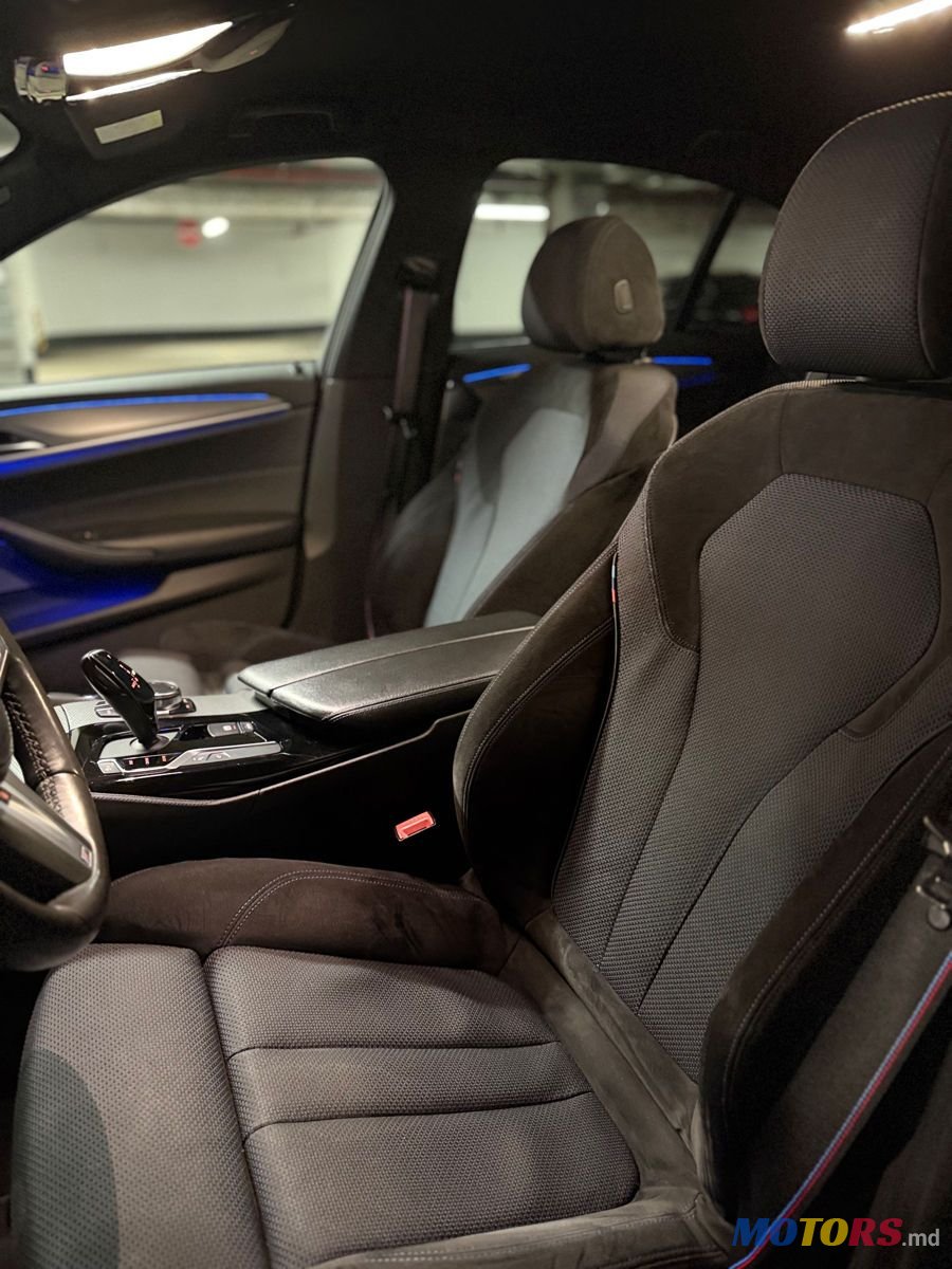2019' BMW 5 Series photo #6