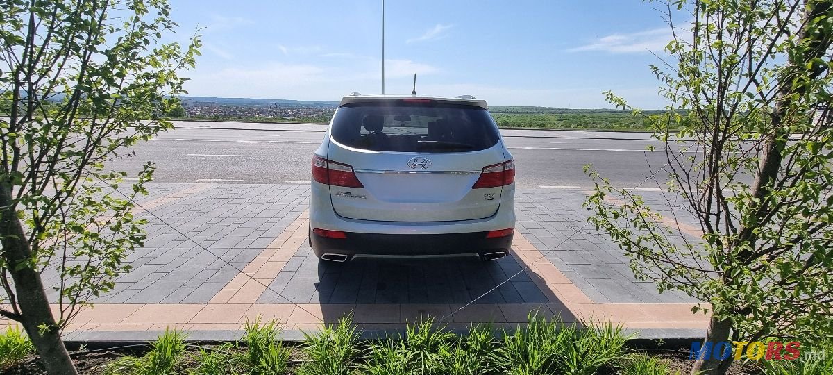 2014' Hyundai Santa Fe photo #6