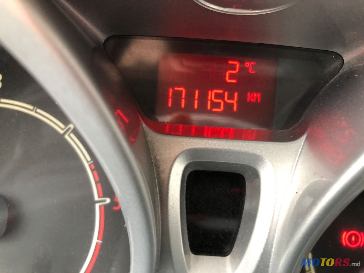 2010' Ford Fiesta photo #5