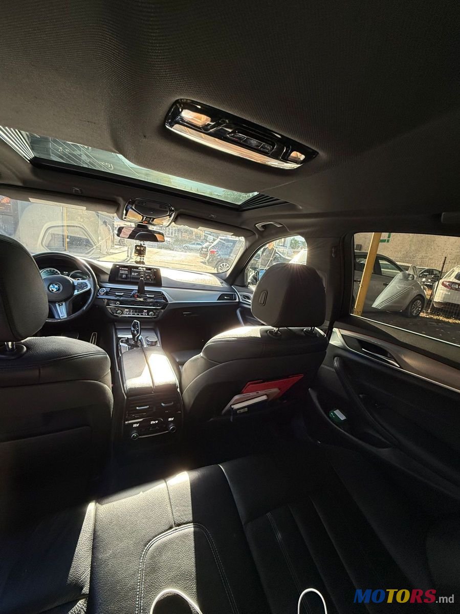 2017' BMW 5 Series photo #5