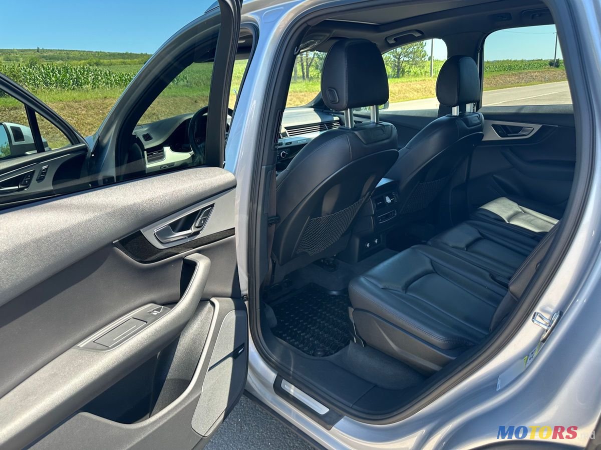 2017' Audi Q7 photo #6