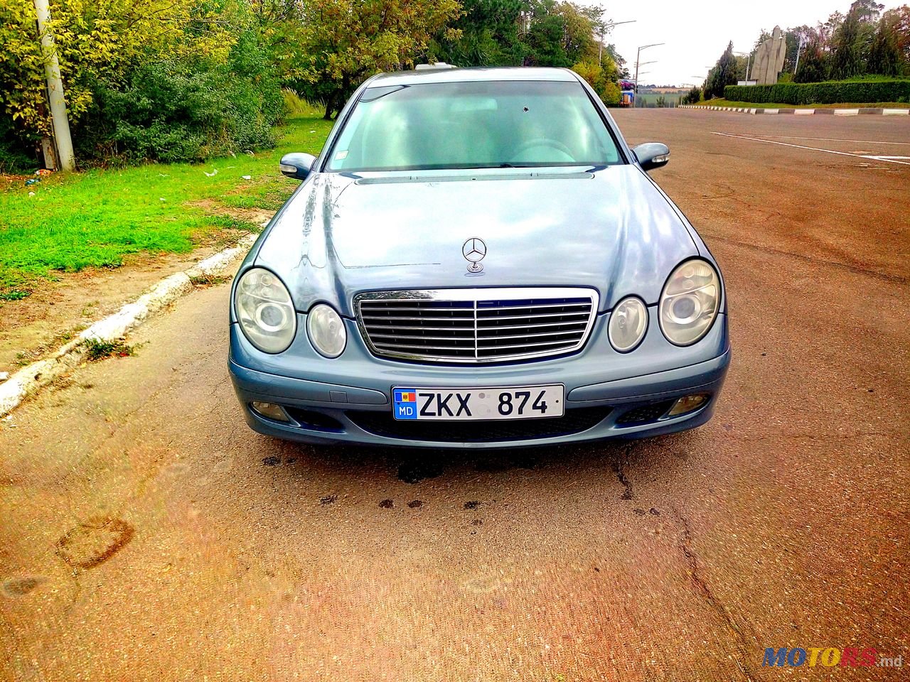 2004' Mercedes-Benz E-Class 220 photo #1